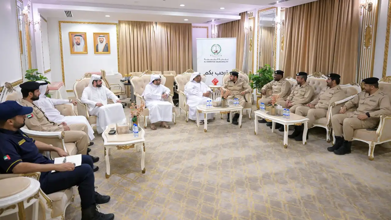 بلدية الحمرية والدفاع المدني في الشارقة يعلنان عن شراكة جديدة لتعزيز الخدمات